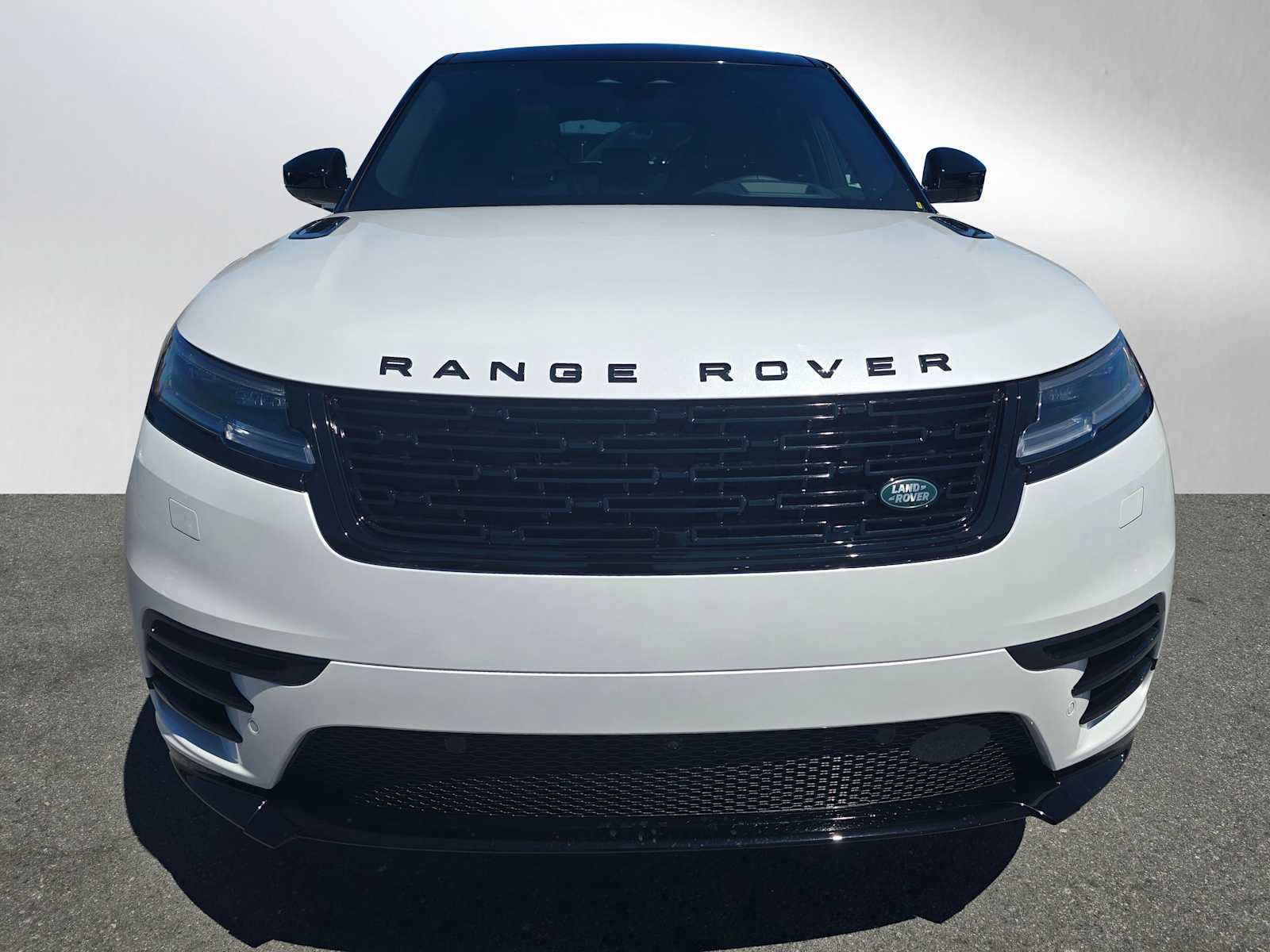 New 2026 Land Rover Range Rover Velar Dynamic SE image 7
