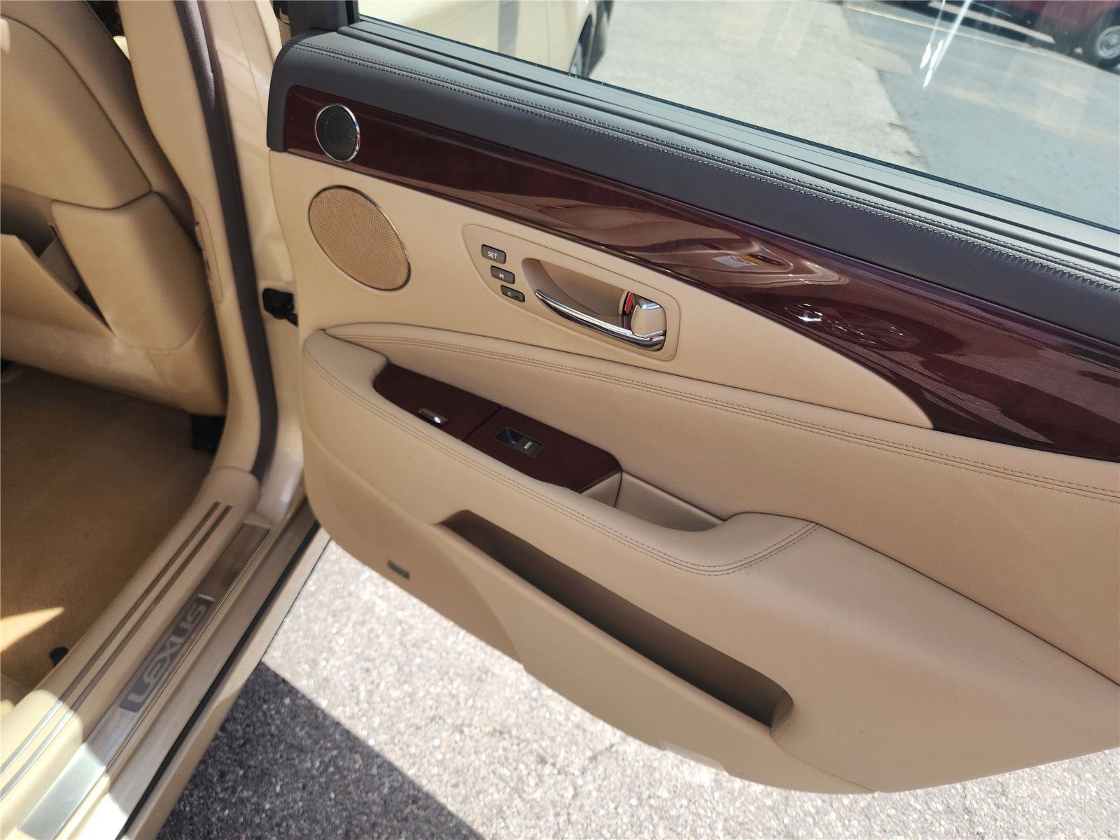 Used 2008 Lexus LS 600h L image 18