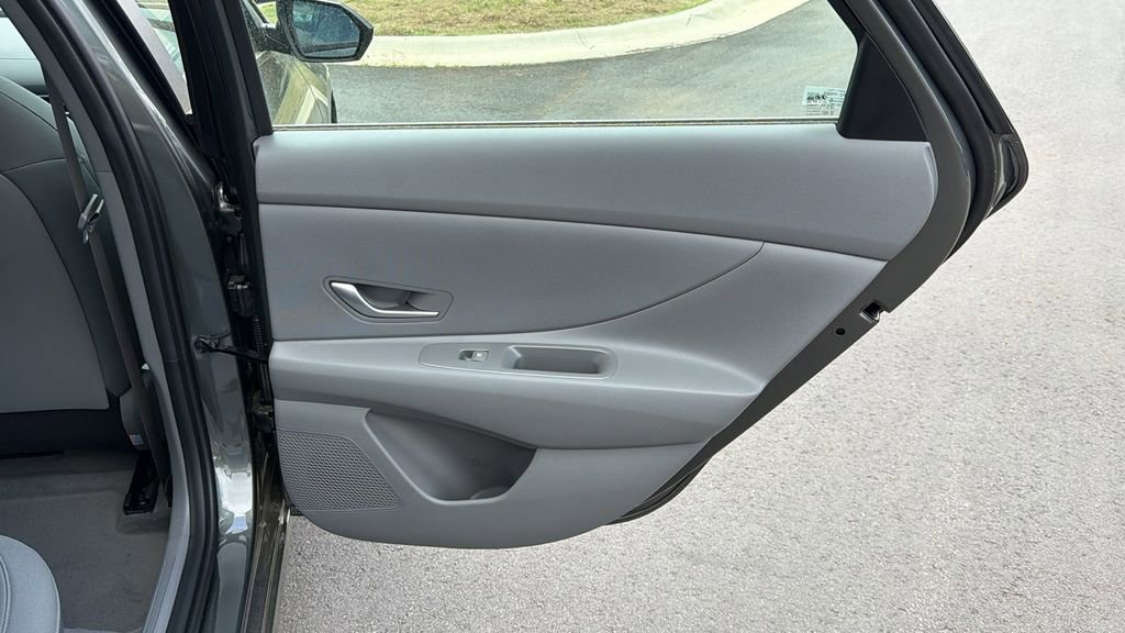 New 2026 Hyundai Elantra SE image 16