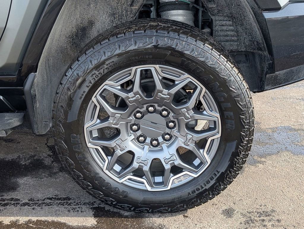 Used 2024 GMC Hummer EV 3X w/ LPO, Cargo Utility Package image 17