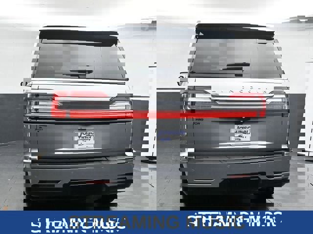 Used 2021 Lincoln Navigator Reserve AWD/4WD image 10