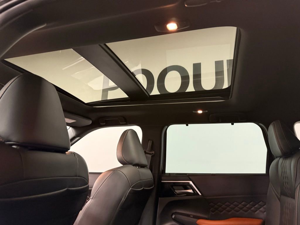 Used 2023 Mitsubishi Outlander SEL 40th Anniversary image 18