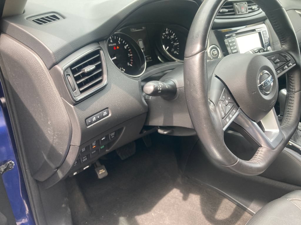 Used 2017 Nissan Rogue SL w/ SL Premium Package AWD/4WD image 15