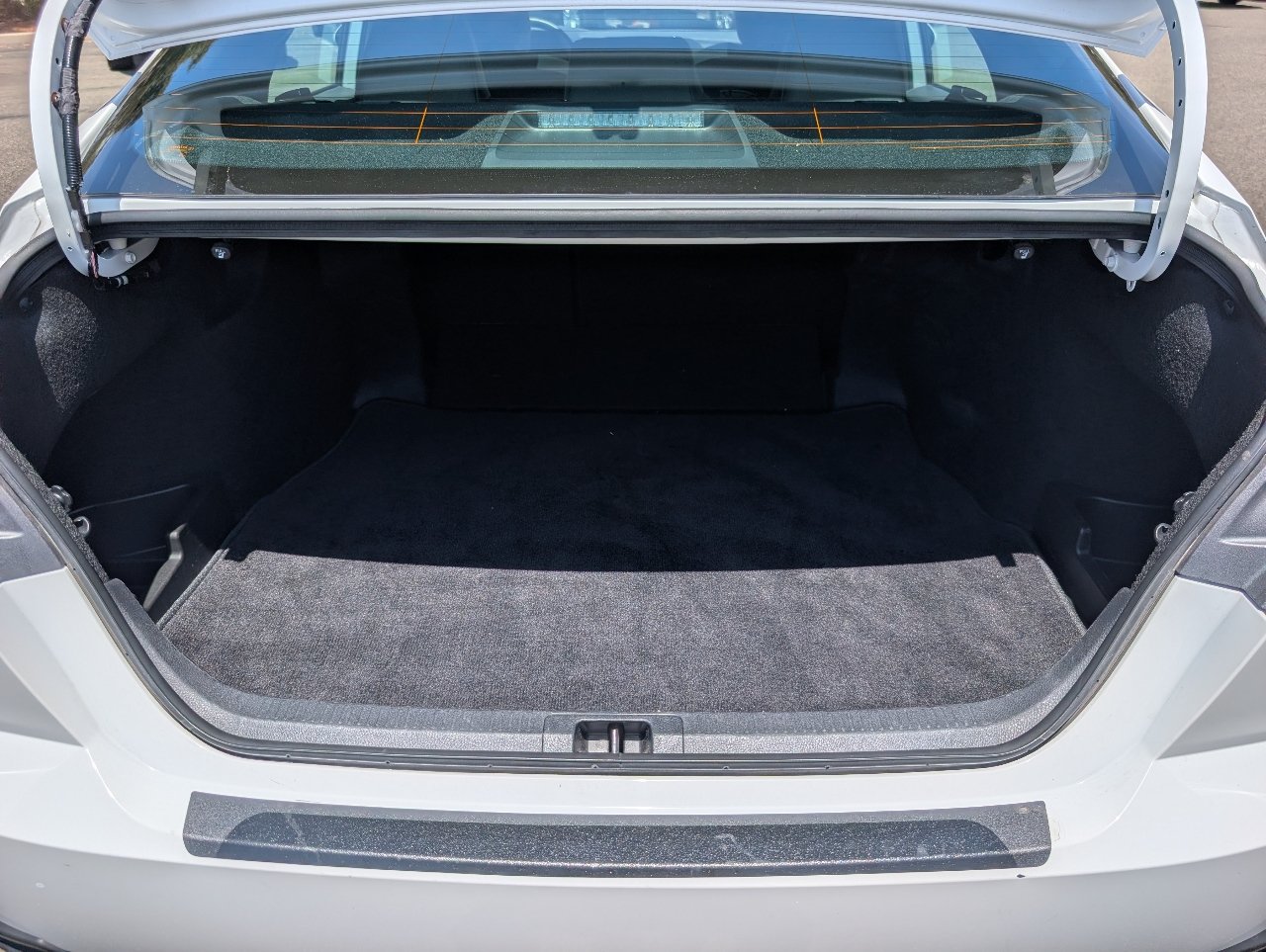 Used 2025 Toyota Camry SE w/ Convenience Package FWD image 9