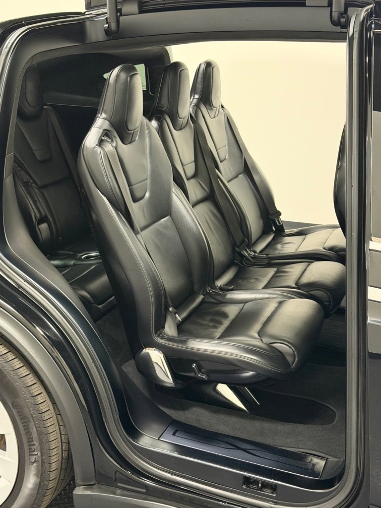 Used 2016 Tesla Model X 75D image 11