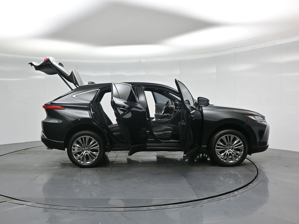 Used 2024 Toyota Venza Limited image 4