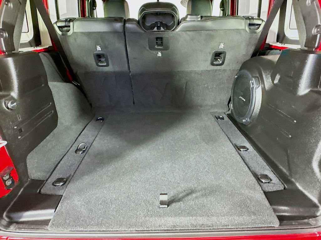 Certified 2022 Jeep Wrangler Unlimited Sahara image 38