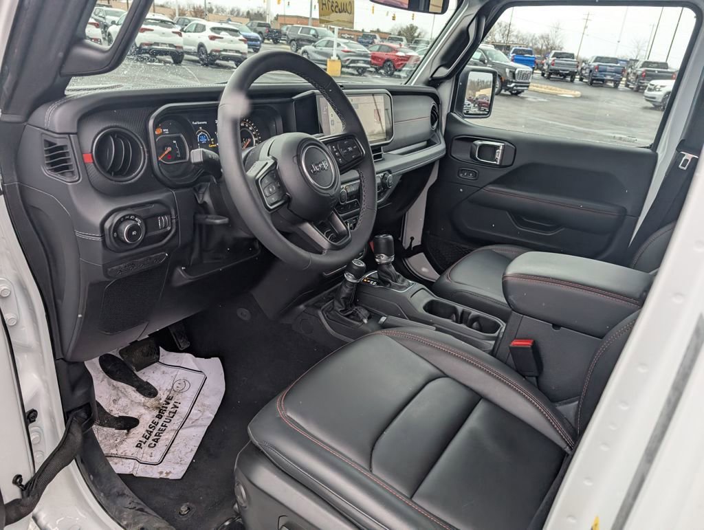 Used 2025 Jeep Wrangler Unlimited Rubicon image 11