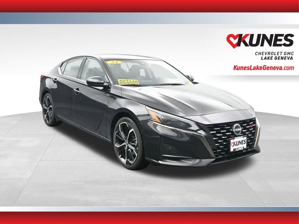 Used 2024 Nissan Altima 2.5 SR image 3