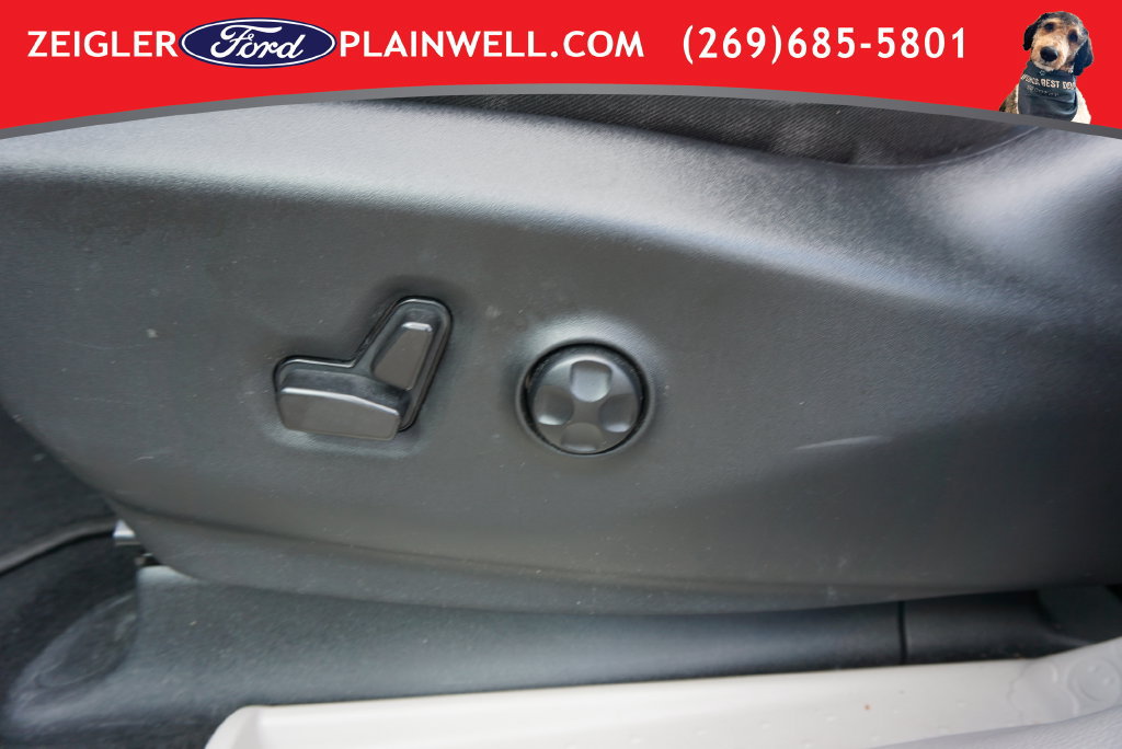 Used 2024 Chrysler Voyager LX FWD image 20