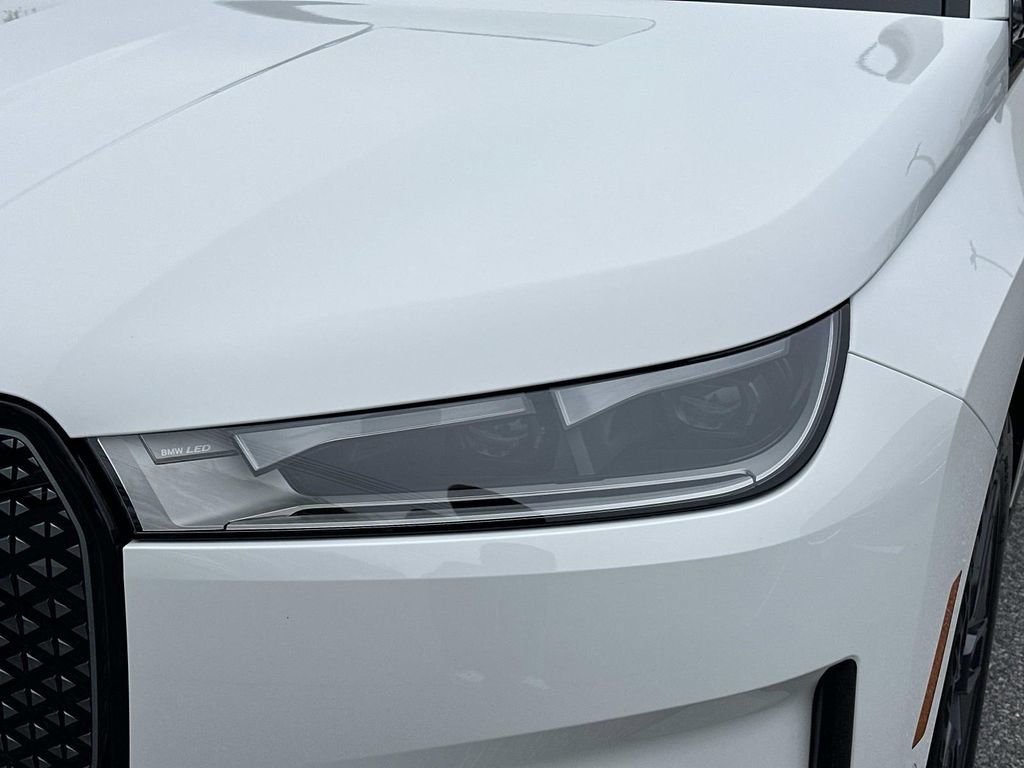 Used 2023 BMW iX xDrive50 image 8