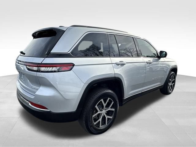 Used 2024 Jeep Grand Cherokee Limited image 7