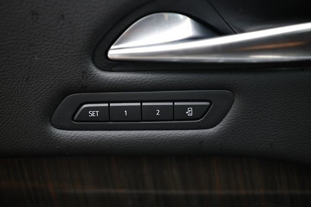 Used 2021 Cadillac XT4 Premium Luxury image 15