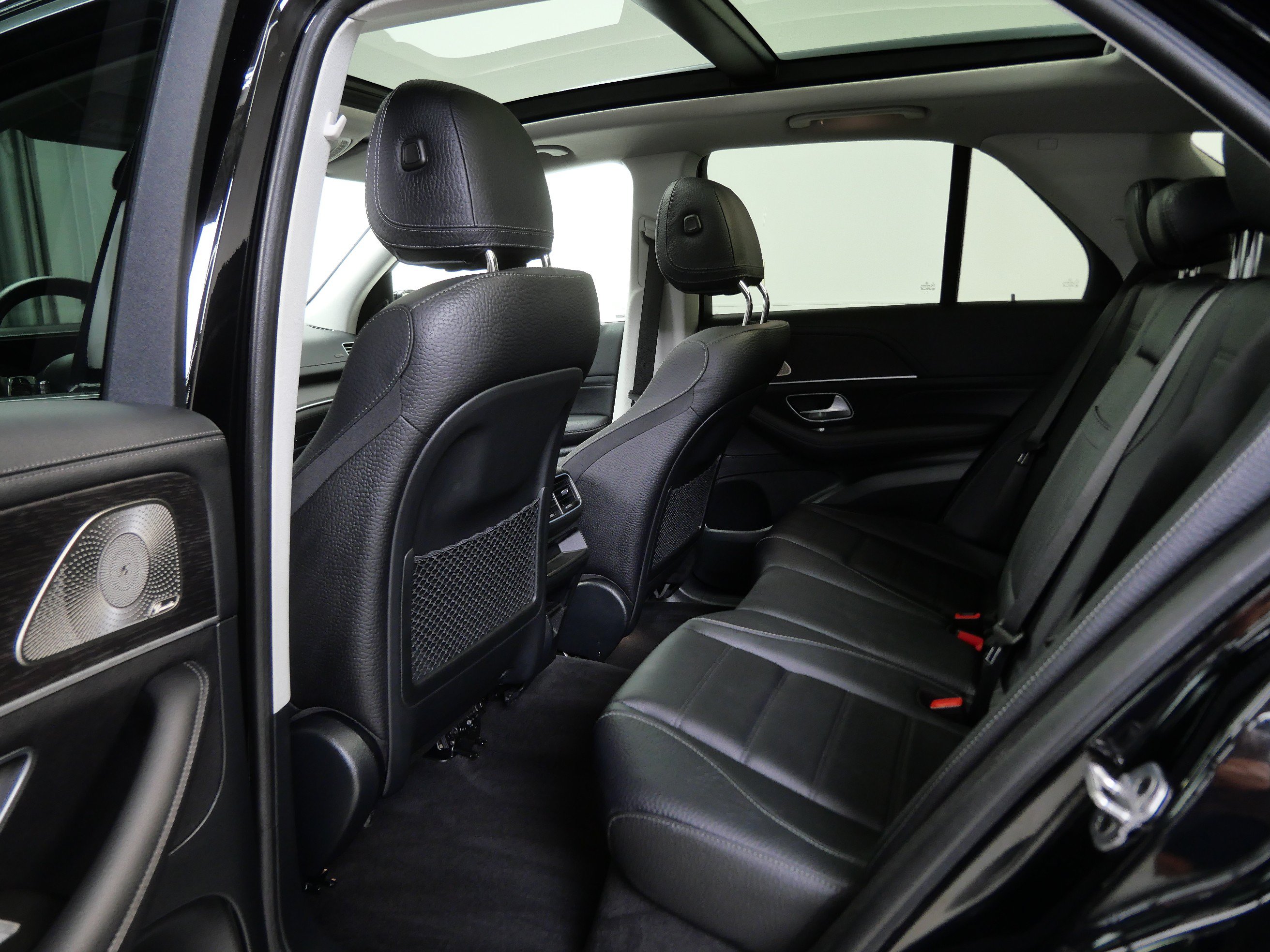 Certified 2025 Mercedes-Benz GLE 450e 4MATIC w/ Winter Package image 16
