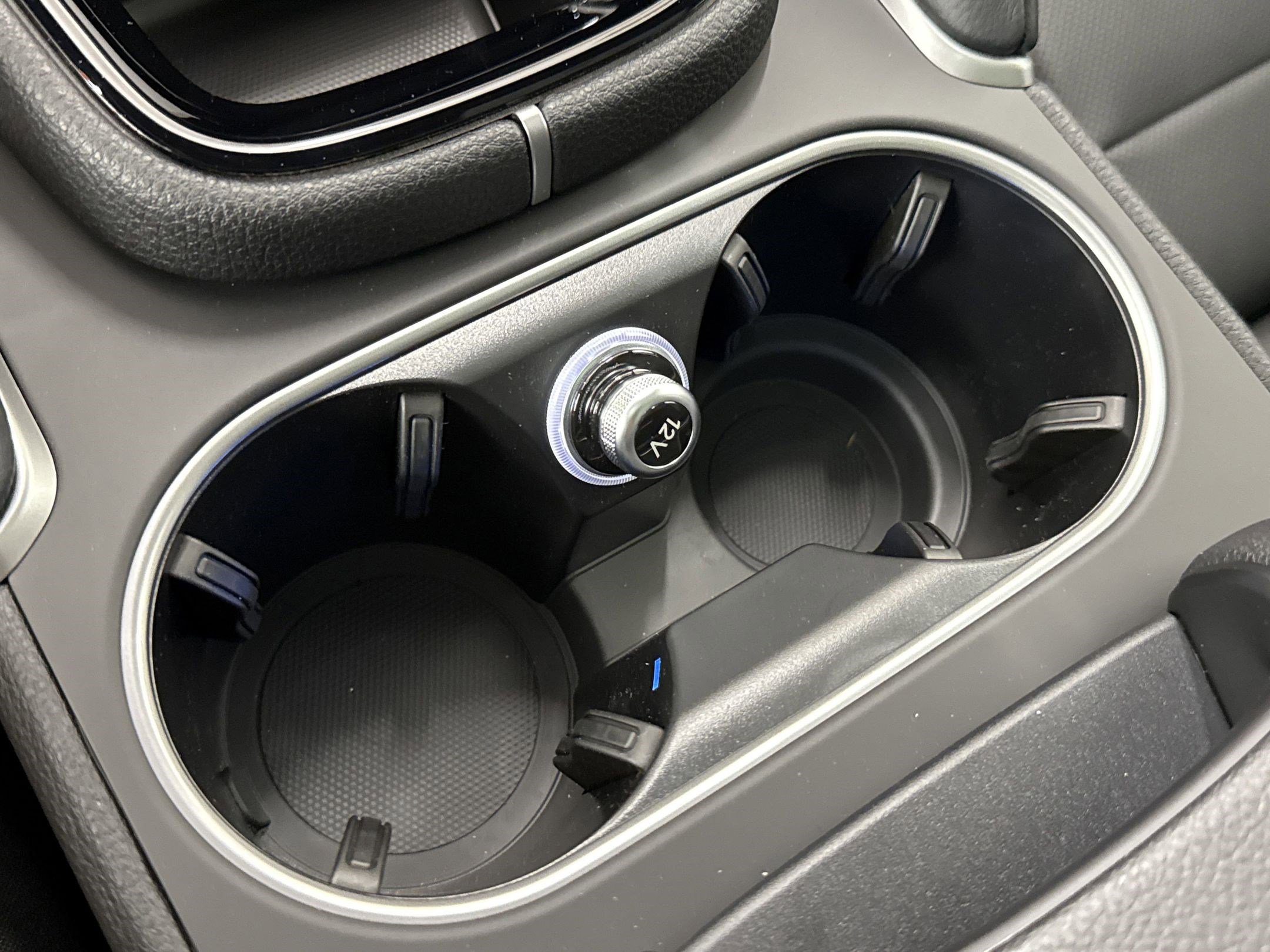 Certified 2025 Porsche Cayenne AWD/4WD image 26