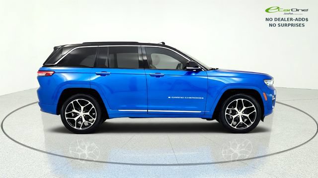 Used 2023 Jeep Grand Cherokee Summit AWD/4WD image 10