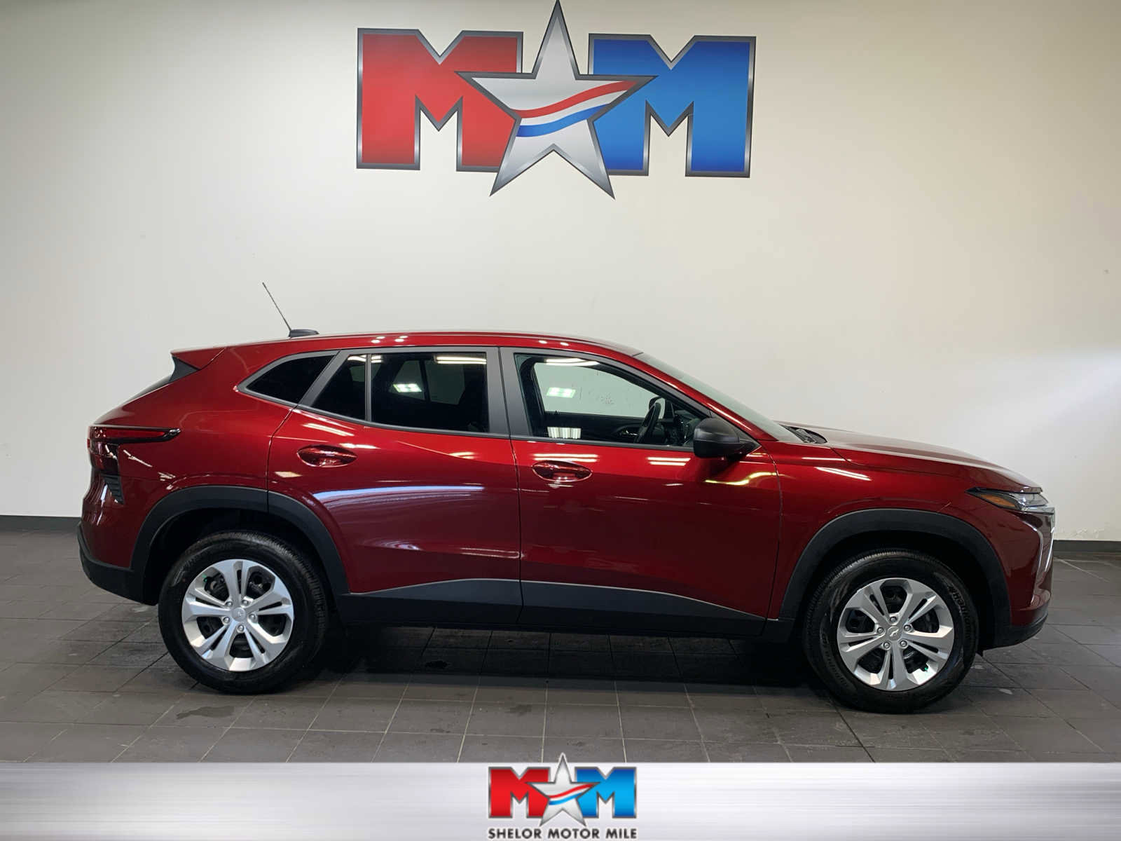 Used 2024 Chevrolet Trax LS image 1