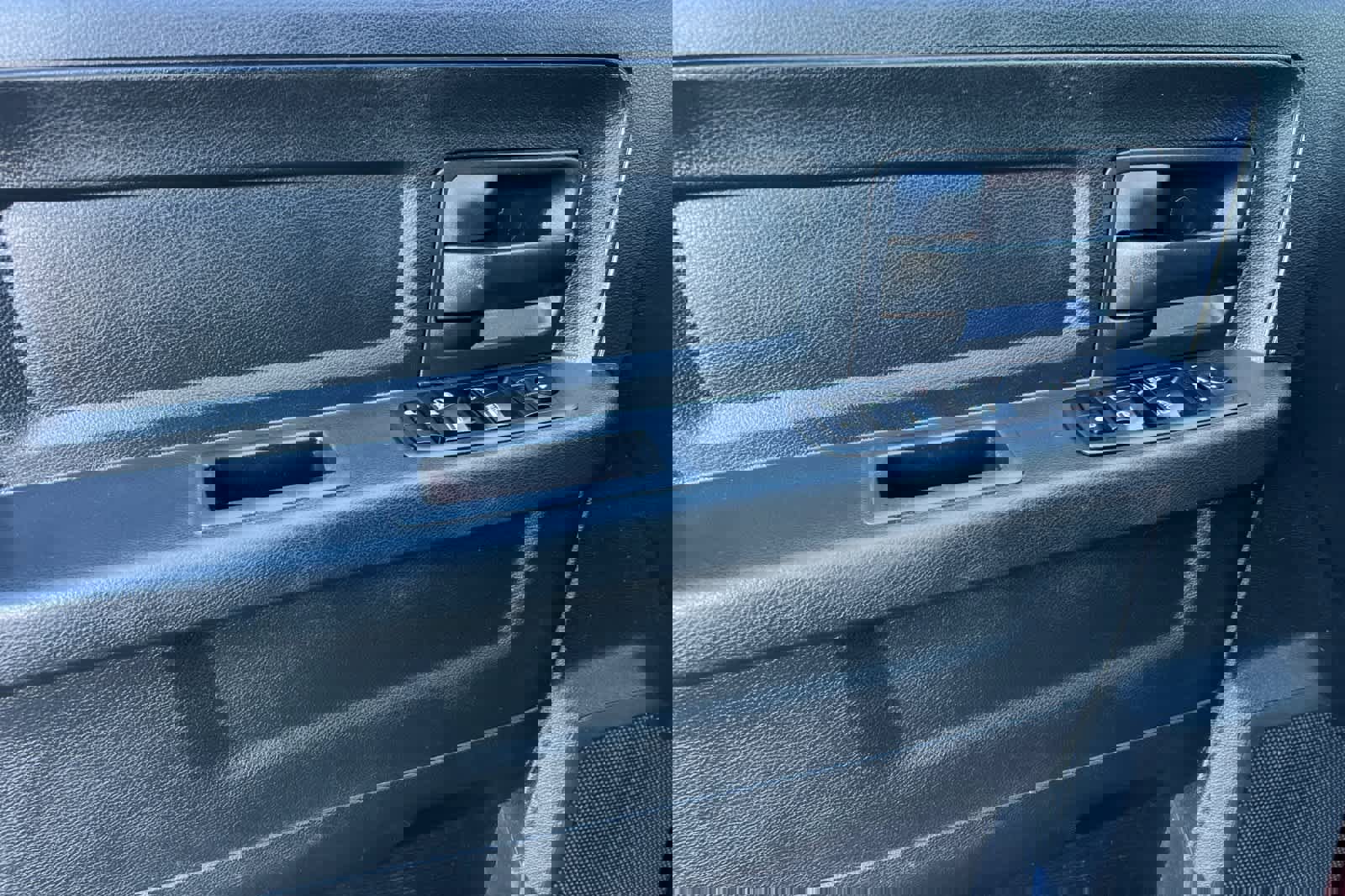 Used 2018 RAM 1500 Express image 12