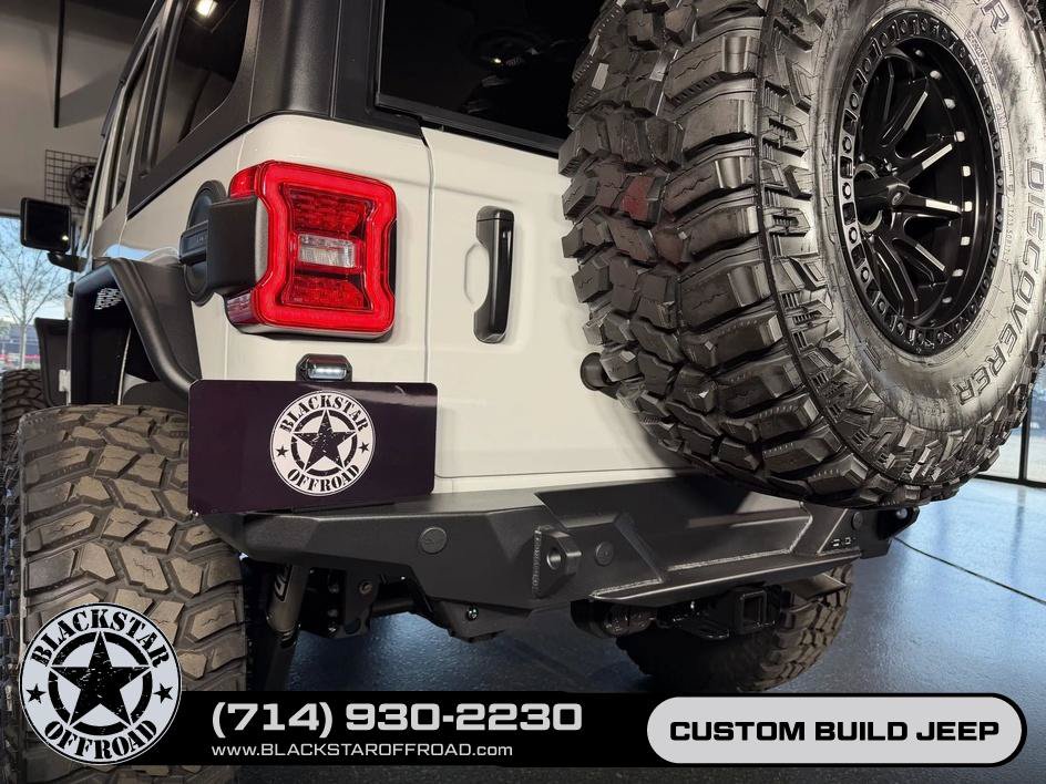 Used 2025 Jeep Wrangler Unlimited Rubicon AWD/4WD image 11