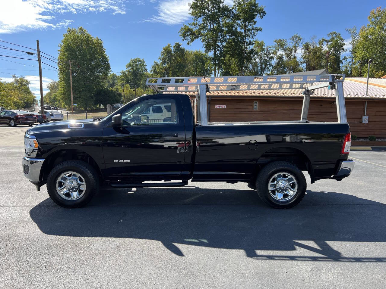 Used 2019 RAM 2500 Tradesman w/ Chrome Appearance Group image 8
