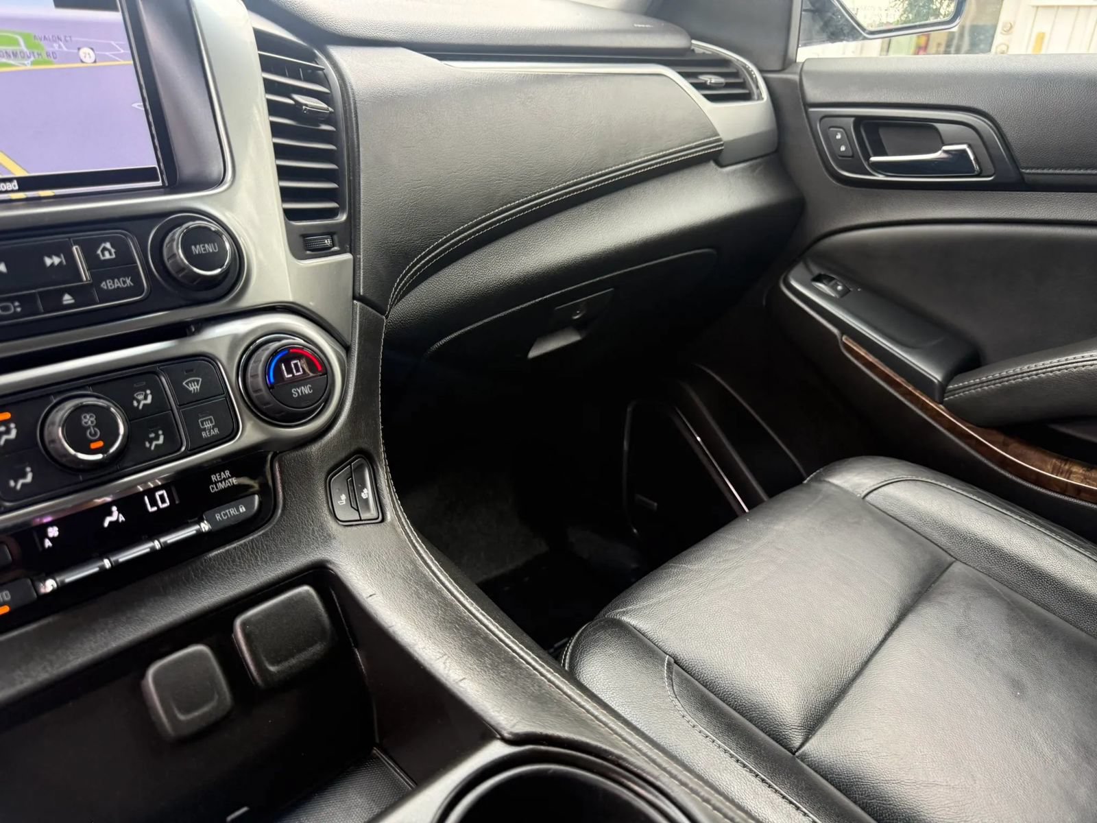 Used 2017 Chevrolet Suburban LT AWD/4WD image 32