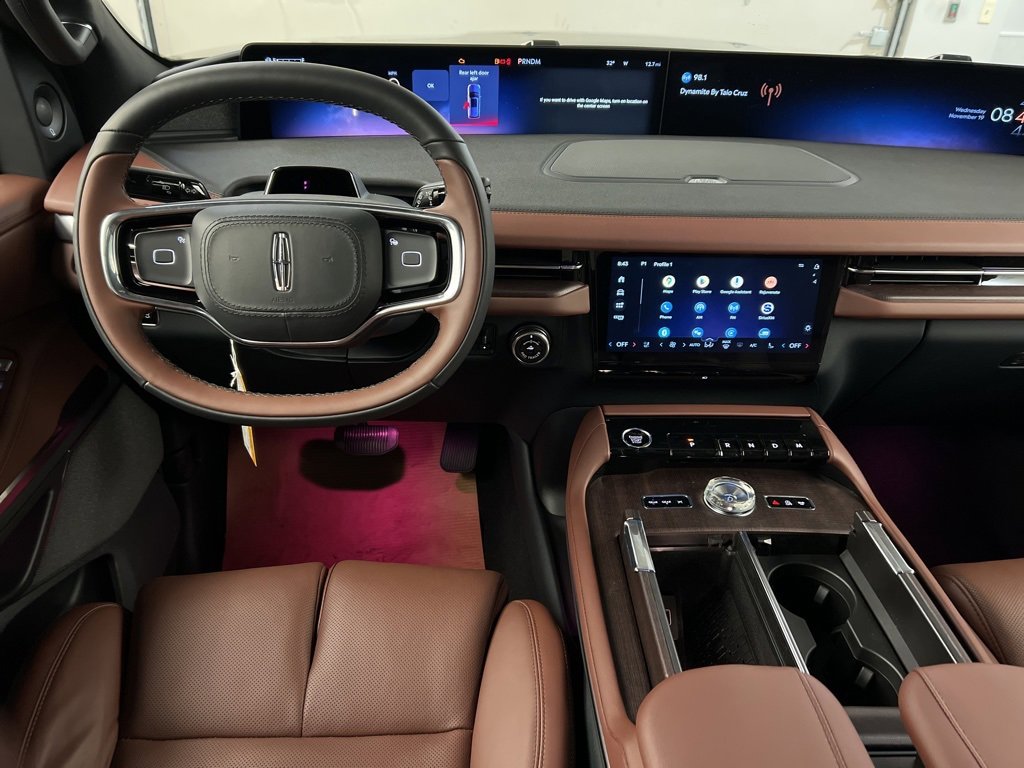 New 2025 Lincoln Navigator L Reserve image 8