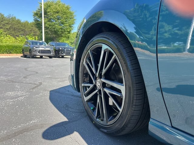 Used 2025 Toyota Camry XSE FWD image 11