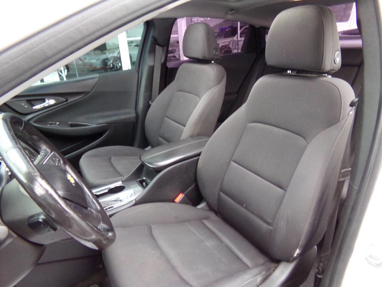 Used 2018 Chevrolet Malibu LT w/ Redline Edition image 18