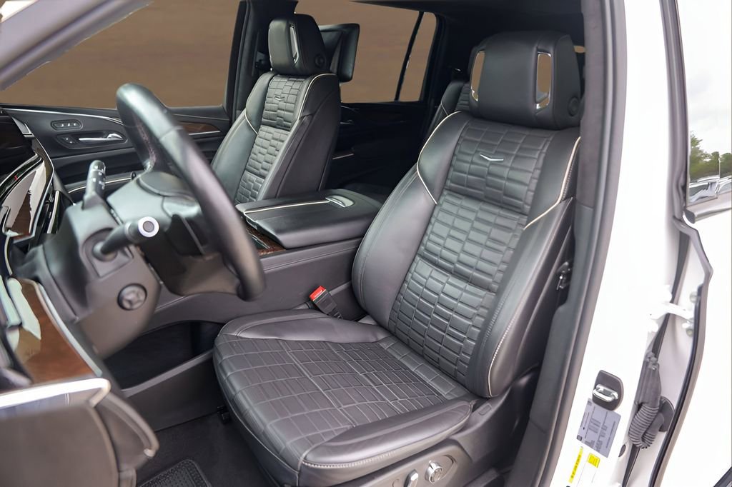 Certified 2023 Cadillac Escalade ESV Sport Platinum w/ LPO, ONYX Package AWD/4WD image 7