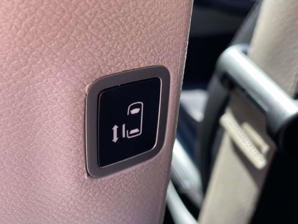 Certified 2023 Chrysler Pacifica Touring-L FWD image 24
