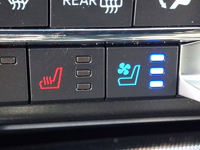 Used 2021 Ford F150 Lariat w/ Equipment Group 502A High AWD/4WD image 25