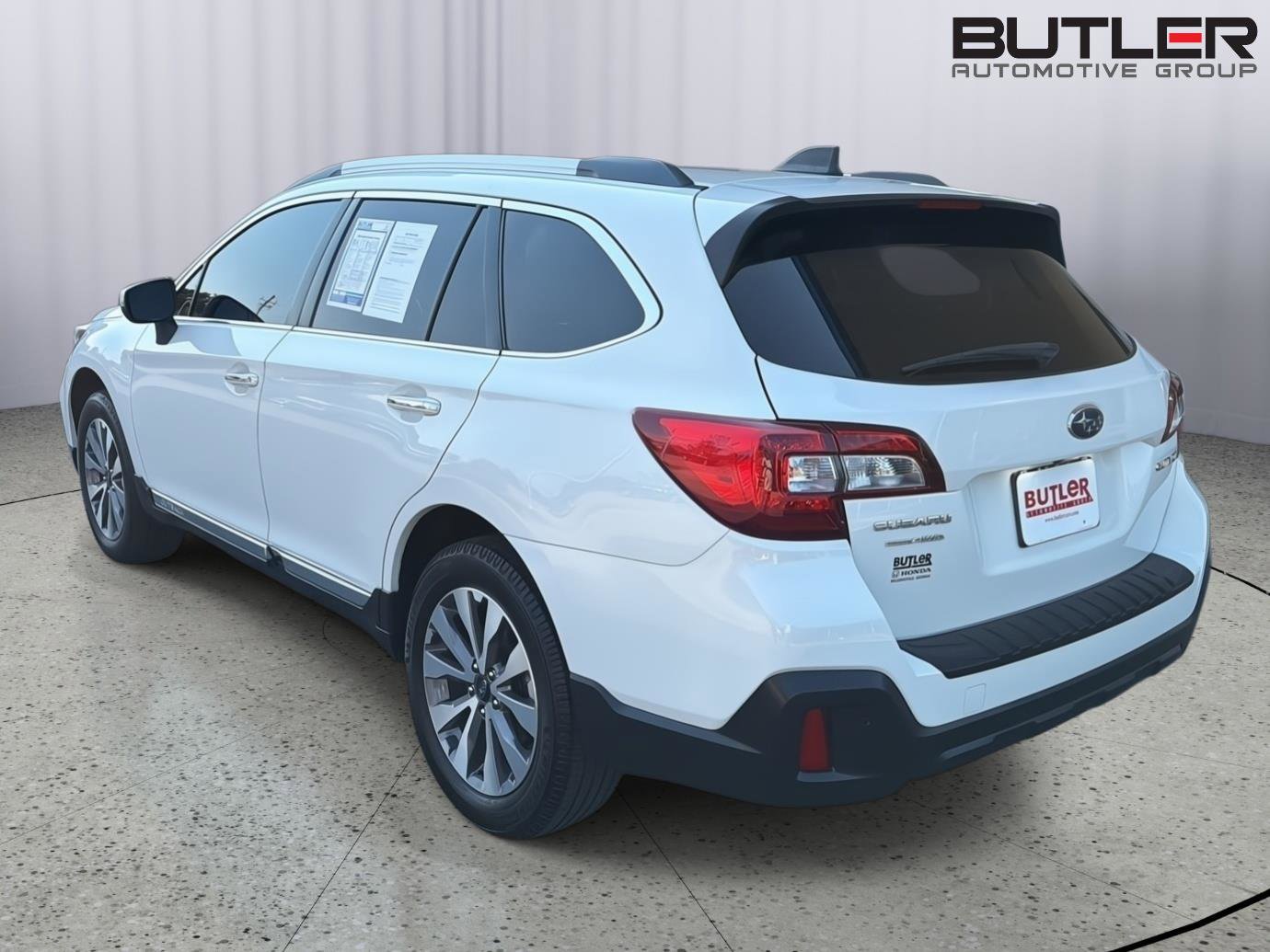 Used 2018 Subaru Outback 2.5i Touring AWD/4WD image 4