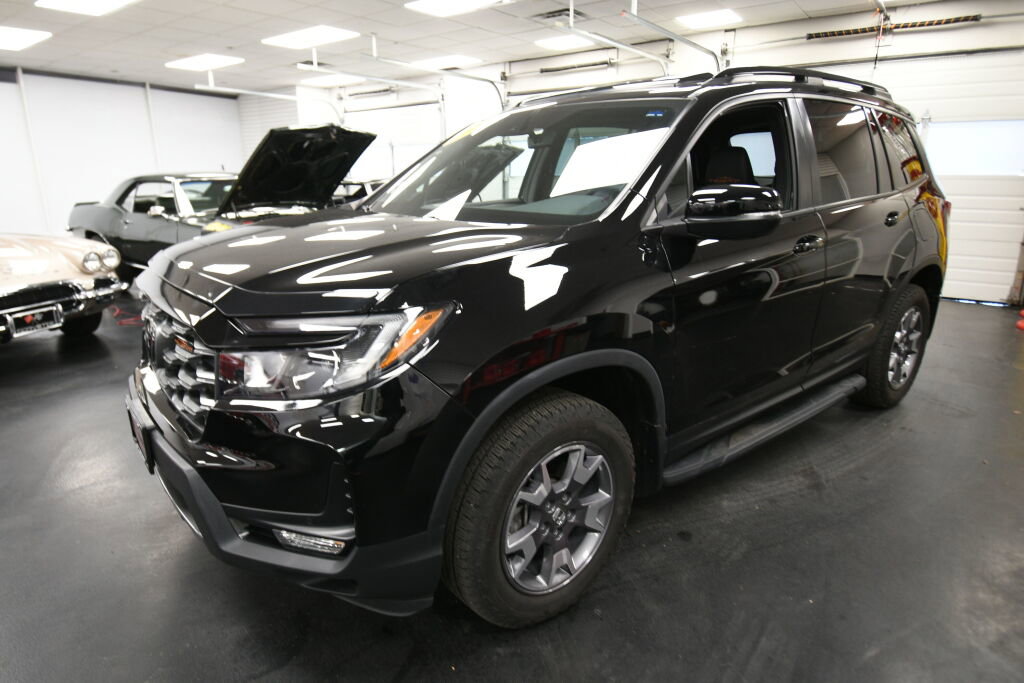 Used 2023 Honda Passport TrailSport image 3