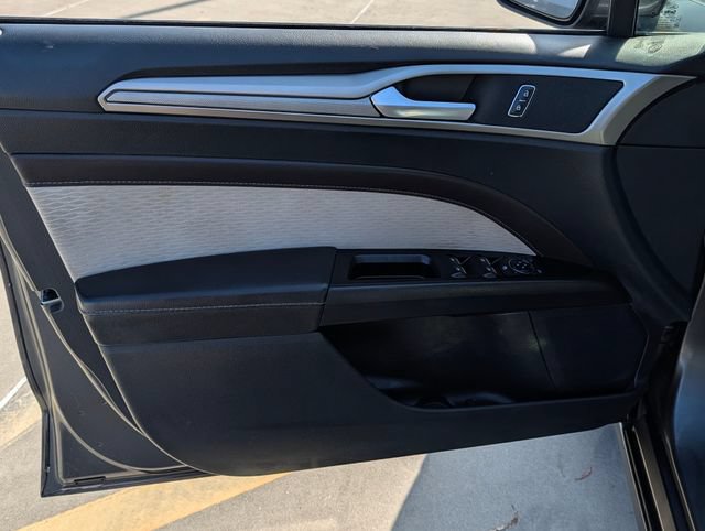 Used 2019 Ford Fusion SE w/ Equipment Group 151A FWD image 15