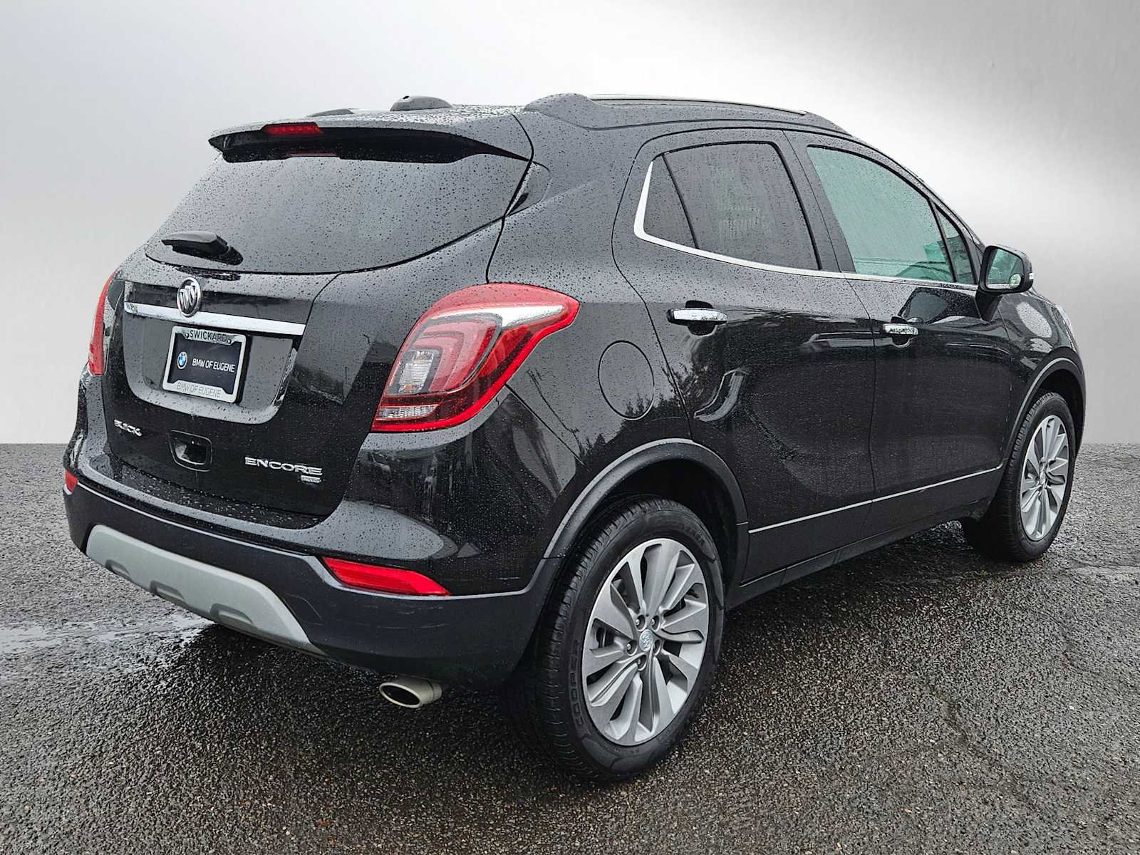 Used 2018 Buick Encore Preferred image 3