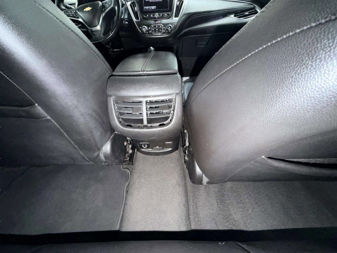 Used 2018 Chevrolet Malibu Premier w/ Premier Sun and Wheel Package FWD image 25