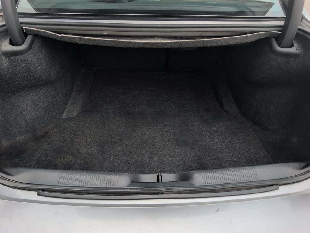 Used 2013 Dodge Charger SE RWD image 19