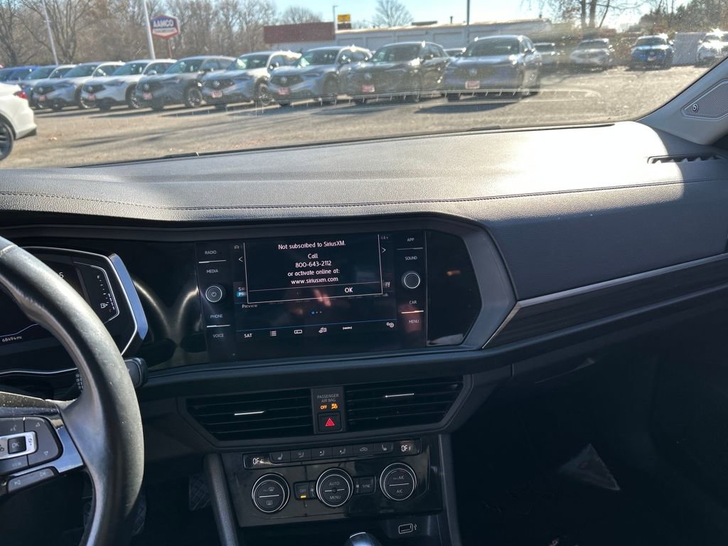 Used 2019 Volkswagen Jetta SEL image 16