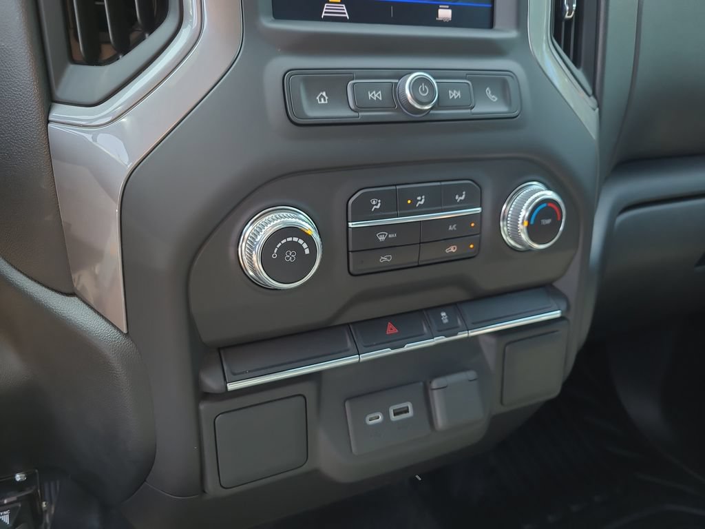 Used 2023 GMC Sierra 3500 Pro AWD/4WD image 18