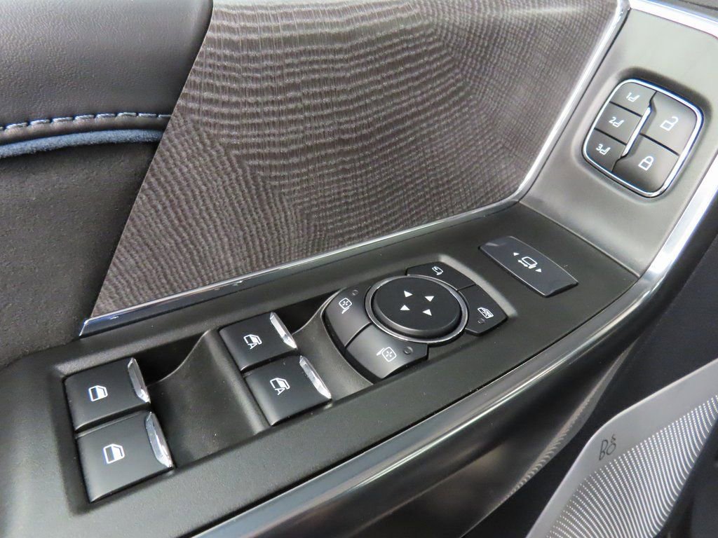 Used 2025 Ford F250 Platinum AWD/4WD image 78