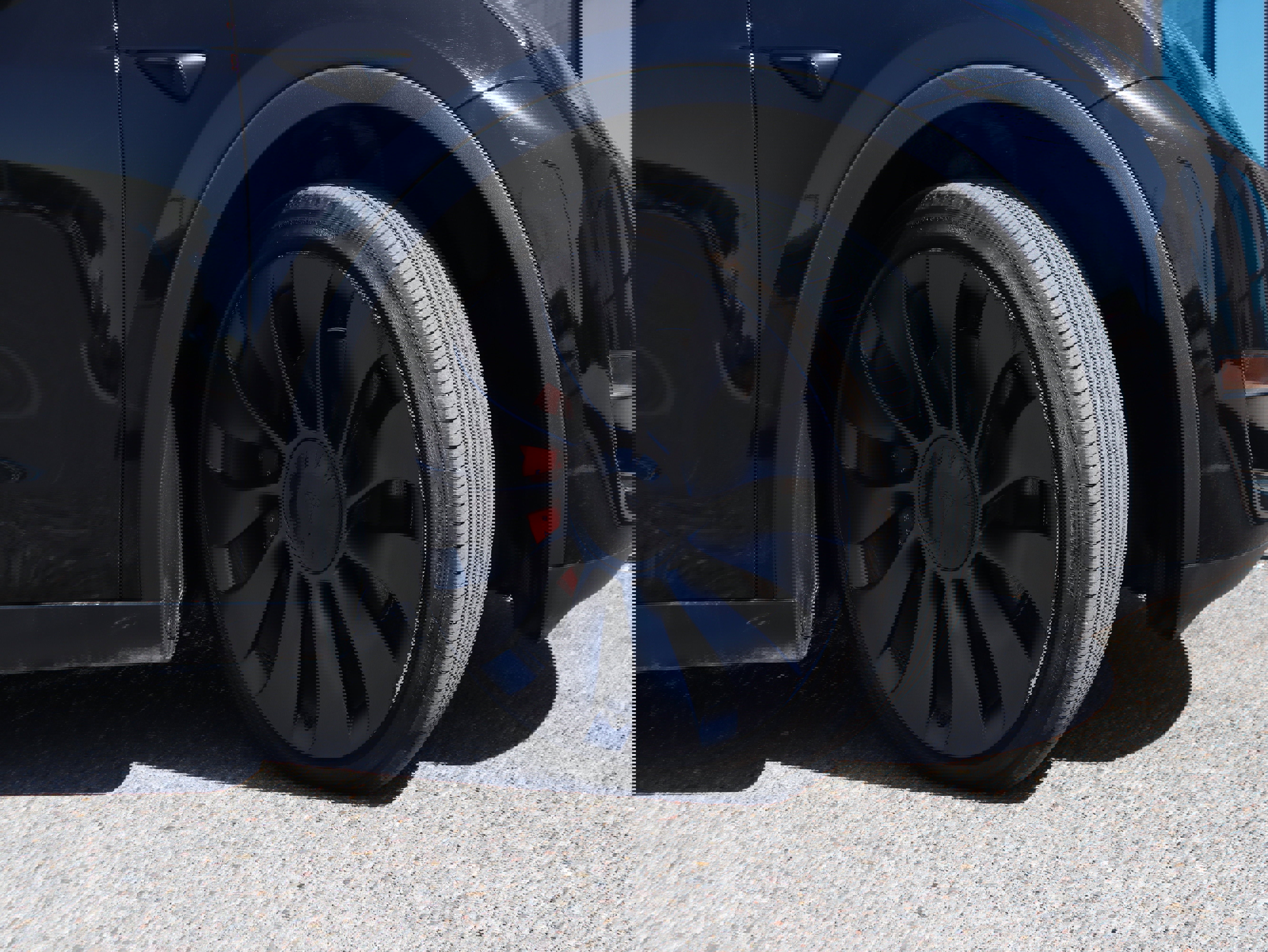 Used 2025 Tesla Model Y Performance image 13