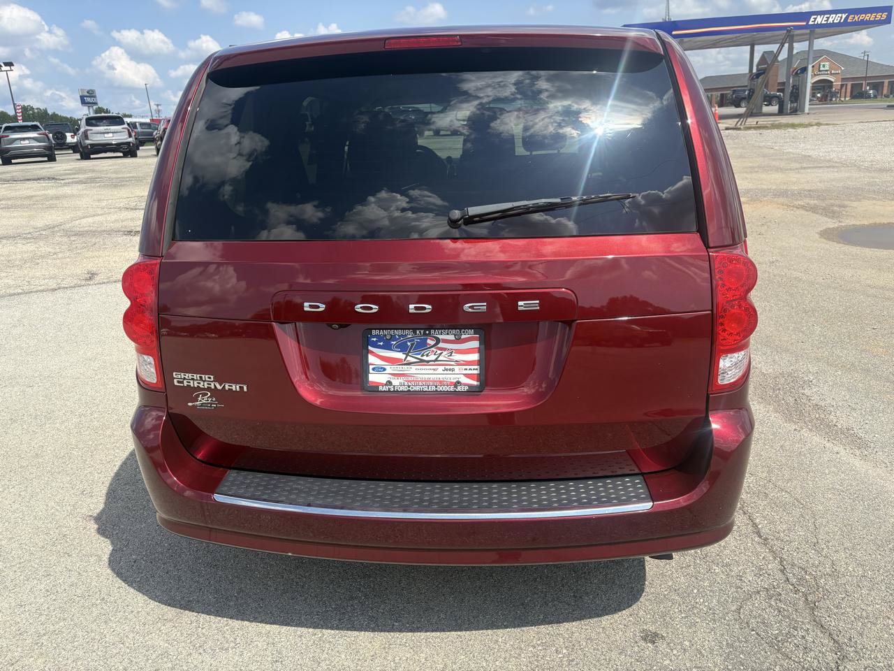 Used 2020 Dodge Grand Caravan SE FWD image 4
