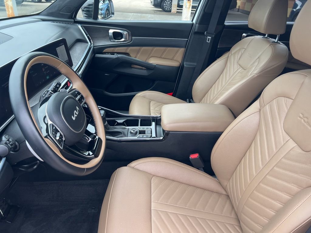 Certified 2025 Kia Sorento SX Prestige w/ Olive Brown Leather Package image 4