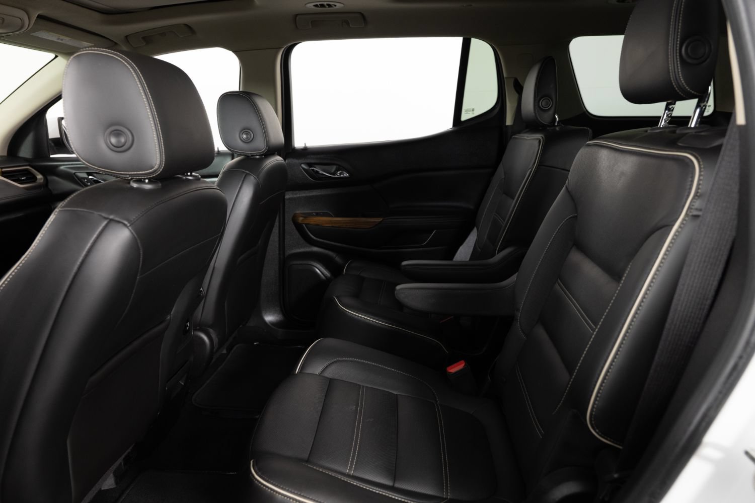 Used 2017 GMC Acadia Denali w/ Technology Package FWD image 19
