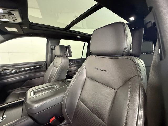 Used 2021 GMC Yukon XL Denali image 9