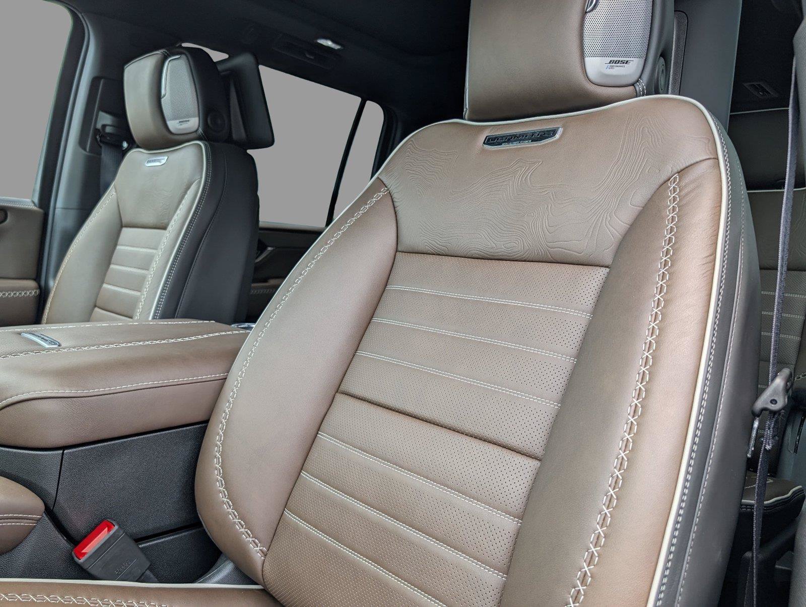 New 2026 GMC Yukon XL Denali Ultimate w/ LPO, Floor Liner Package AWD/4WD image 12