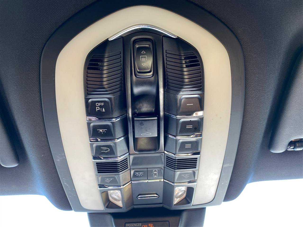 Used 2018 Porsche Macan S AWD/4WD image 27