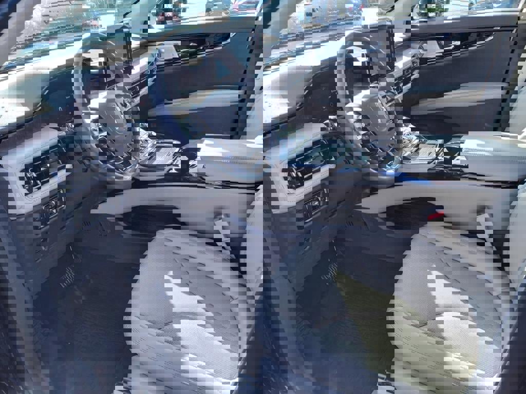 New 2023 Lincoln Nautilus Reserve w/ Equipment Group 202A image 32