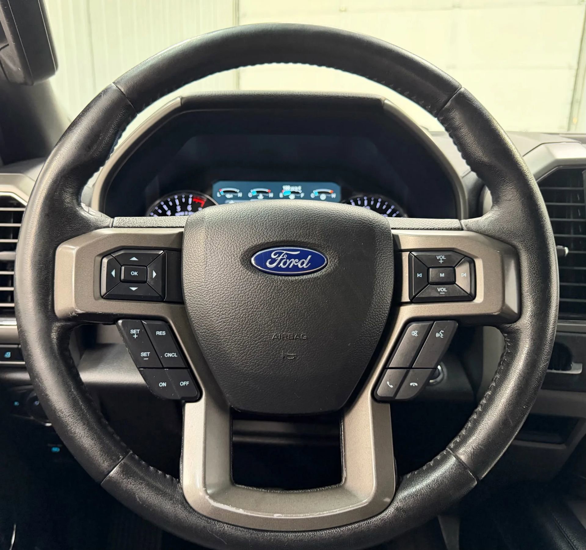 Used 2018 Ford Expedition Max XLT w/ Equipment Group 202A image 21