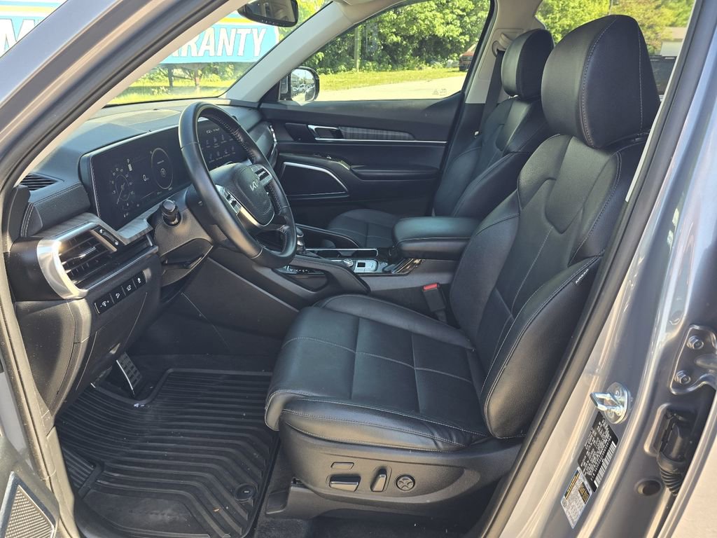 Used 2024 Kia Telluride SX w/ Towing Package FWD image 13